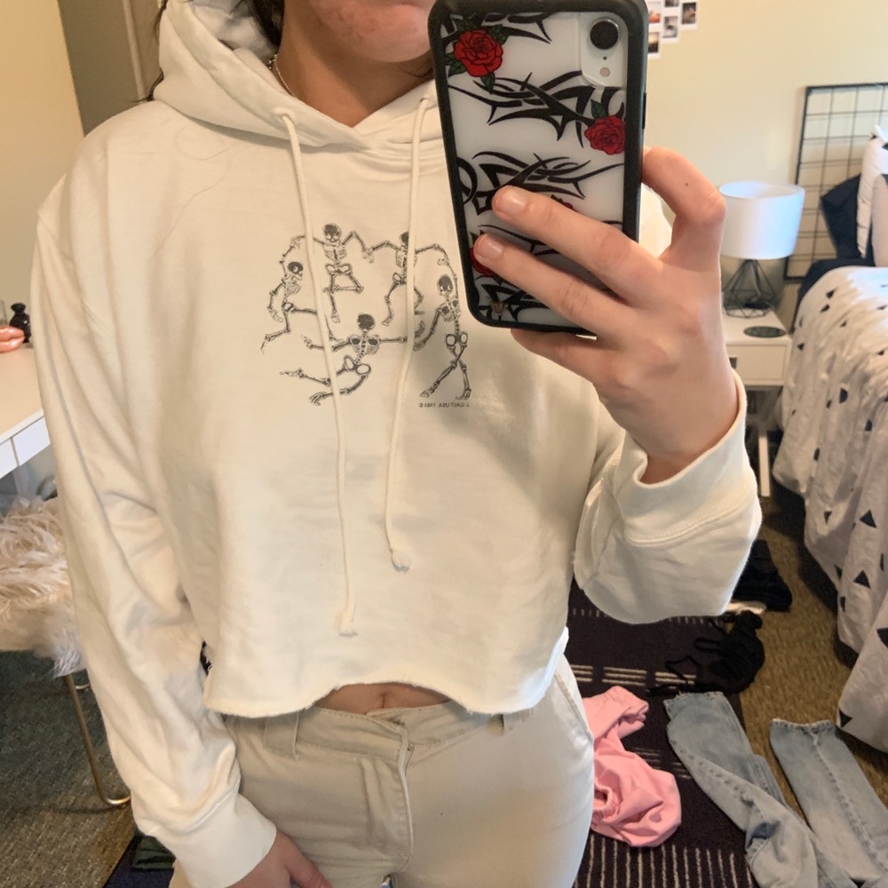 brandy melville white cropped hoodie